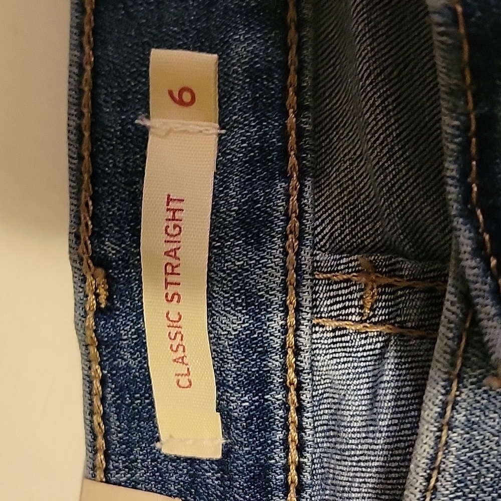 NWT: Levi's Classic Straight Distressed Jeans - Picture 9 of 11